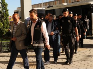 Van’da rüşvet şüphelileri adliyeye sevk edildi