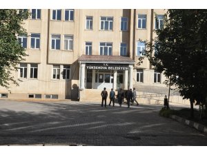 Yüksekova Belediyesine operasyon