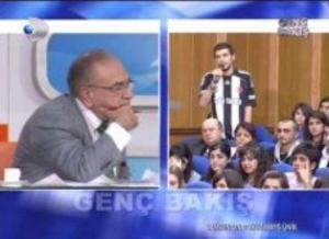 Başbakan'ın hocasına şok soru!