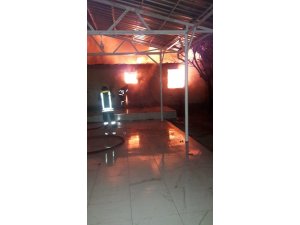 Çaydeğirmeni beldesinde iş yeri kundaklandı