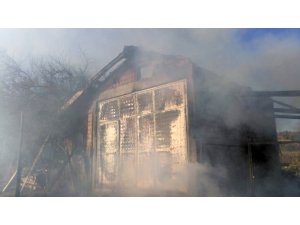 Malkara’da baraka yangını