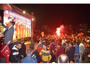 Konya’da dev ekranda milli maç coşkusu yaşandı