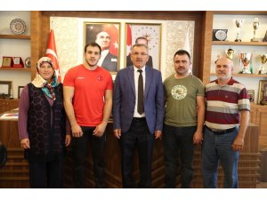 Başkan Aputkan Balkan şampiyonunu tebrik etti