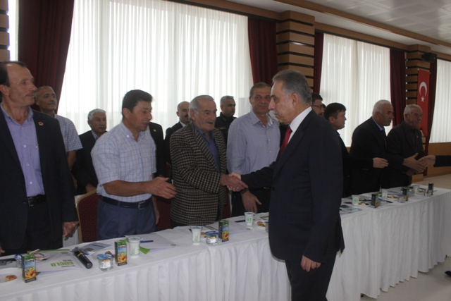 Vali Toprak Karapınar'da muhtarlarla buluştu