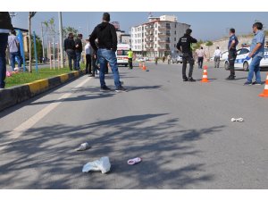Manisa'da otomobilin çarptığı anne ve bebeği öldü