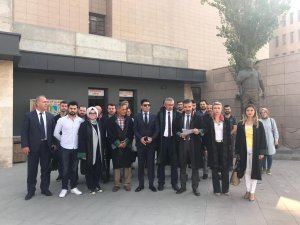 Hukukçulardan İzmir Barosu'na tepki