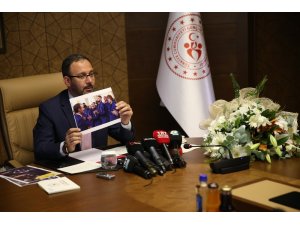 Bakan Kasapoğlu’ndan Fransız Bakana, Griezmann’ın asker selamı fotoğrafı ile gönderme