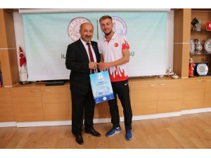 Dünya Atletizm Şampiyonundan Müdür Başyiğit’e ziyaret