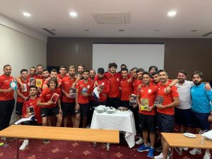Yeşilyurt Belediyespor’da Mehmet Ak’tan futbolcularına farklı motivasyon teknikleri