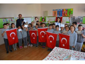 Öğrencilerden Barış Pınarı Harekatı'na destek