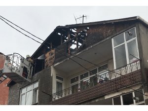 Üsküdar'da çatı yangını