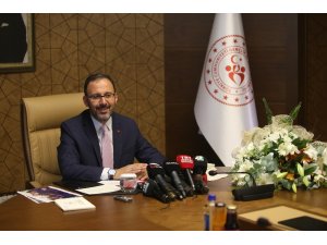 Bakan Kasapoğlu milli atıcı Cevat Karagöl’ü tebrik etti