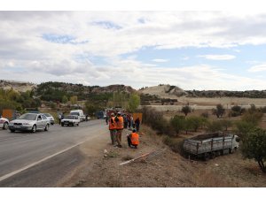Denizli'de kamyon traktöre çarptı: 3 ölü, 1 yaralı