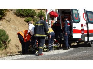 Domaniç’te traktör devrildi: 1 yaralı