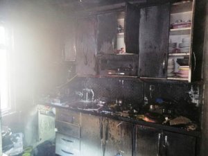 Fatsa’da bir ev yangında kullanılamaz hale geldi