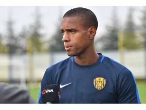 Ricardo Faty: “Beşiktaş maçını taraftarımız önünde kazanmak istiyoruz”