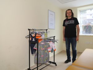 Hadim Devlet Hastanesi'nde "Askıda Elbise" kampanyası