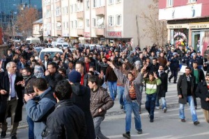 Türkiye etnik çatışmaya sürükleniyor