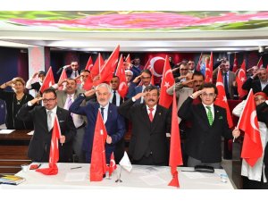 Tüm meclis üyeleri ortak kararda birleşti, hepsi imza atarak, oy birliğiyle kabul etti
