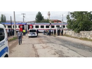 Tren yayaya çarptı