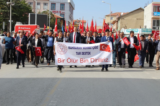 Yunak’ta destek yürüyüşü