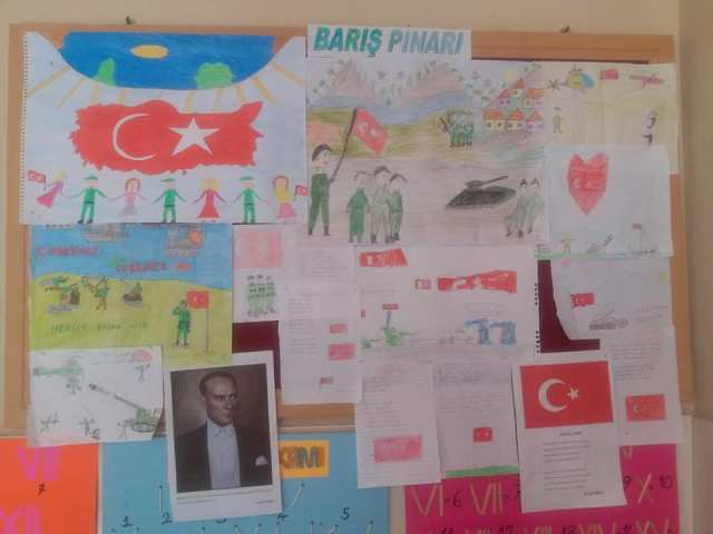 Öğrencilerden Barış Pınarı Harekatı'na destek