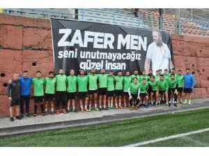 Kalp krizinden ölen altyapı antrenörünü unutmadılar