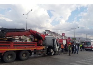 Afyonkarahisar’da trafik kazası: 3 yaralı