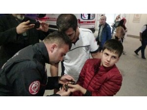 12 yaşındaki çocuk kurcaladığı vanaya parmağını sıkıştırdı