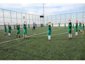 Beykent Stadyumu’nda Futbol Spor Okulu büyük ilgi görüyor
