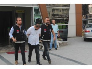 Genç çiftin ziynet eşyalarını polis kılığında, gasp eden şahıs yakalandı