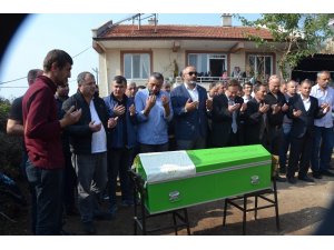 Evde çıkan yangında ölen 2 yaşındaki Yasin toprağa verildi