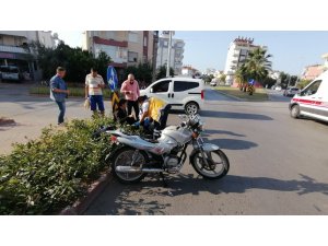 Motosiklet sürücüsü kask sayesinde hayatta kaldı