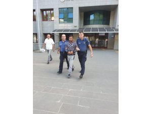 Cezaevi firarisini mahalle bekçisi yakaladı