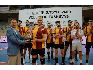 TSYD İzmir Voleybol Turnuvasında Galatasaray HDI Sigorta şampiyon oldu