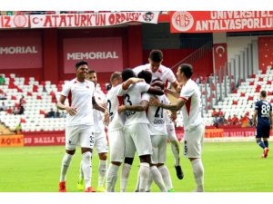 Süper Lig: Antalyaspor: 0 - Gençlerbirliği: 5 (İlk yarı)