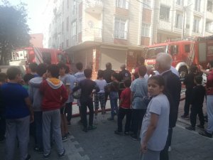 Esenyurt’ta mahalleyi sokağa döken yangın