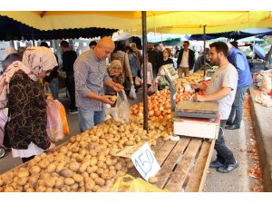 Pazarda ’tarla sonu’ ucuzluğu