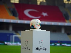 Süper Lig: M. Başakşehir: 1 - Göztepe: 0 (Maç devam ediyor)