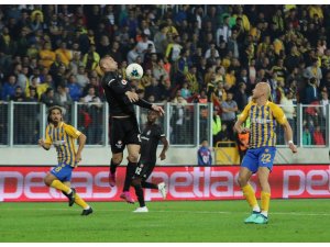 Süper Lig: MKE Ankaragücü: 0 - Beşiktaş: 0 (İlk yarı)