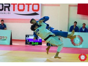 Kağıtsporlu judocular namağlup şampiyon oldu