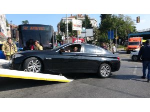 Üsküdar’da lüks araç kaza yaptı: 6 yaralı