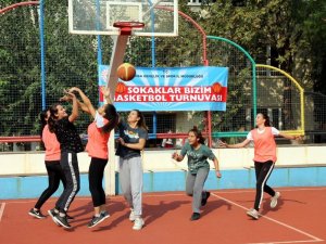 ‘Evinin Sultanları’ ile ‘Sokaklar bizim’ projesi hayata geçti