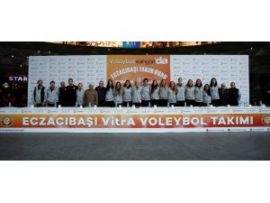 Eczacıbaşı VitrA, Kanyon’da voleybolseverlerle buluştu