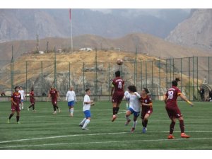 Hakkarigücü, İzmir ekibini 2-1 mağlup etti