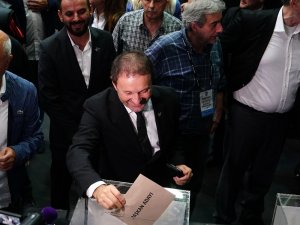 Başkan adayı Hürser Tekinoktay oyunu kullandı
