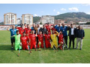 Kupa sevinci yaşamadılar, asker selamı verdiler