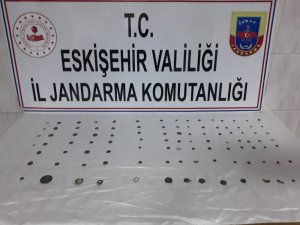 Roma dönemine ait 100 adet sikke ele geçirildi