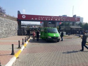 Beylikdüzü’nde yaşanan dehşette hayatını kaybedenlerin cenazeleri Adli Tıp Kurumundan alındı