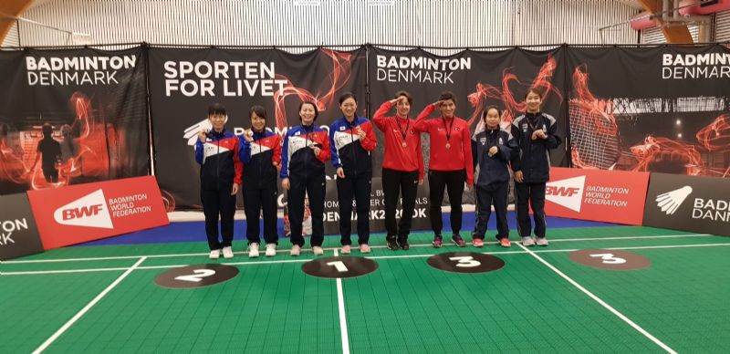 Konyasporlu Para Badmintonculardan asker selamı